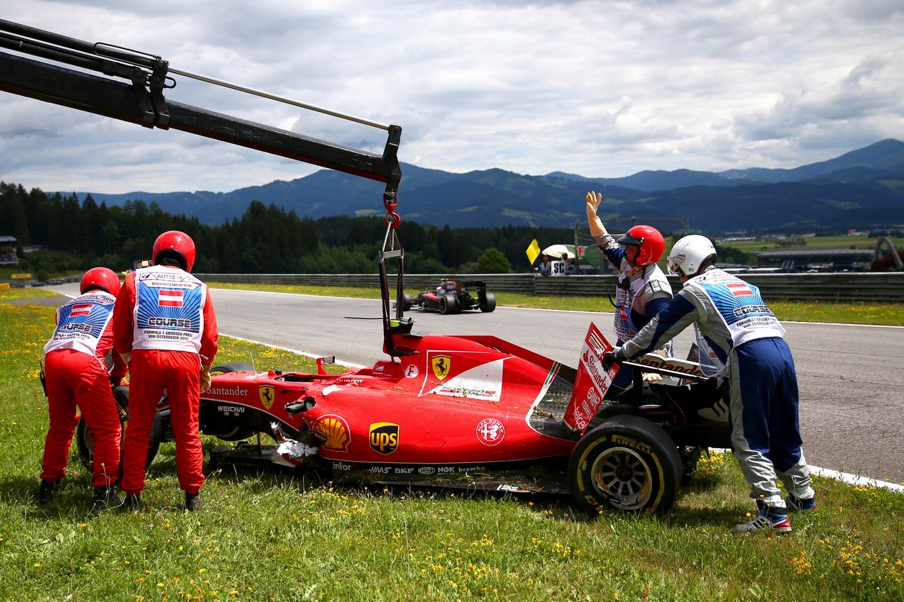 F1奥地利站罗斯伯格夺冠 阿隆索莱科宁撞车(15) 第15页