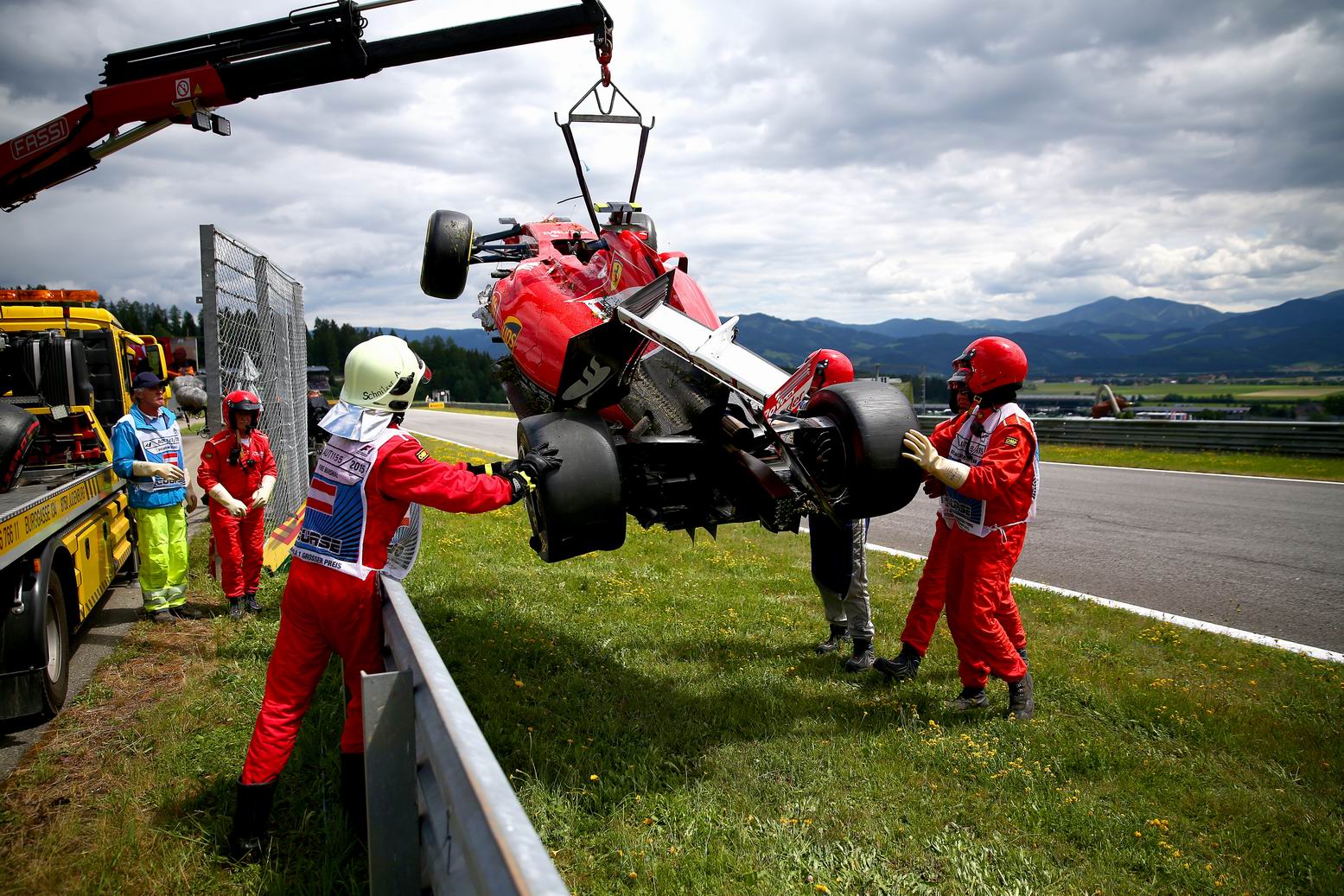 F1奥地利站罗斯伯格夺冠 阿隆索莱科宁撞车(9) 第9页