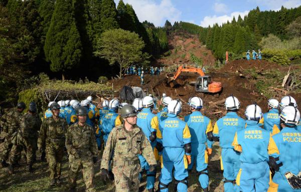 日本震后人性化完爆中国 临时厕所配纸巾(19) 第19页