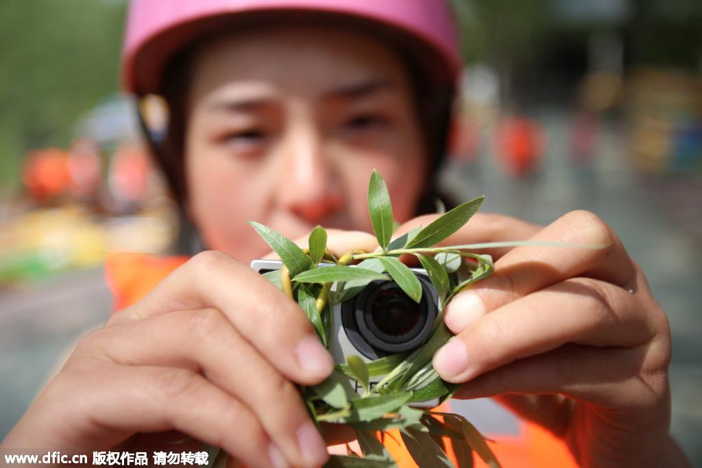 羞羞的!武僧手把手带泳装漂流美女水中练功(51) 第51页