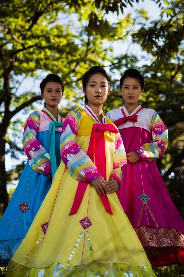 18张照片:带你感受朝鲜美女的纯朴魅力