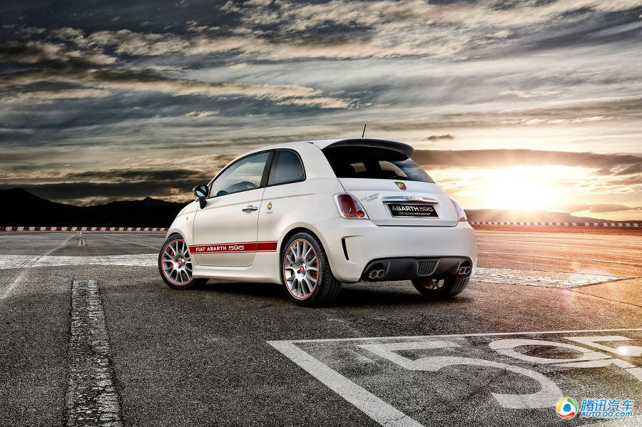 钢炮传奇：2014款 Abarth 595 五十周年纪念版发布(2) 第2页