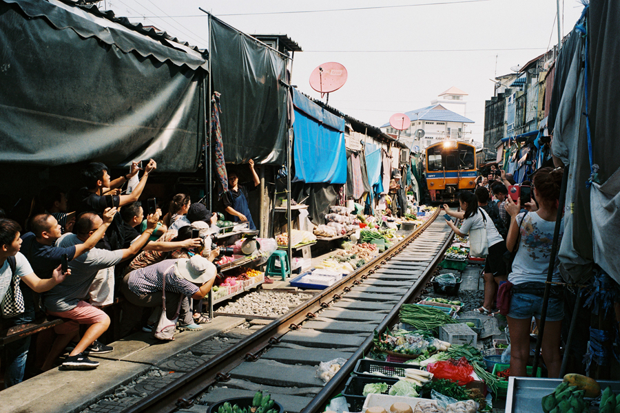 Maeklong 火车集市 第1页