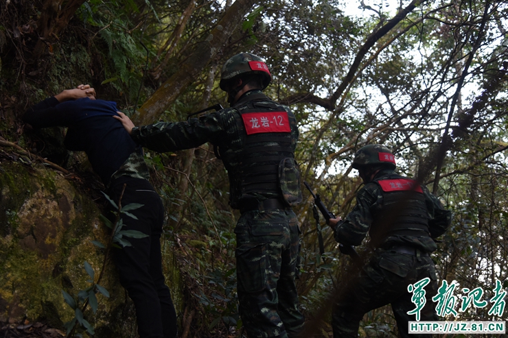 武警福建总队“魔鬼周”极限训练砺精兵 第1页