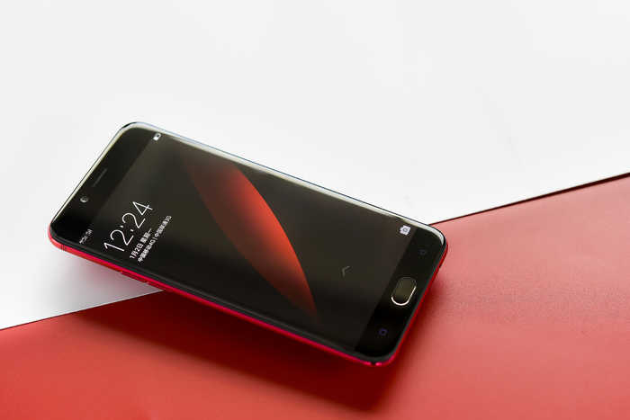 彰显红的美 时尚手机OPPO R9s红色版图赏(7) 第7页