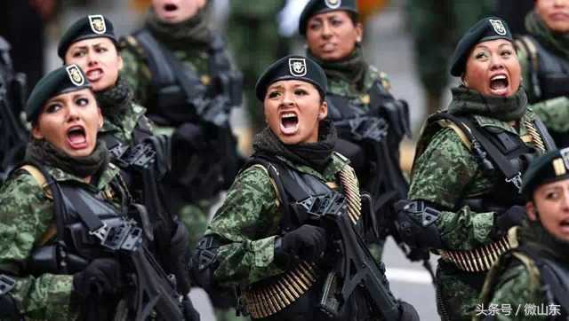 世界女兵阅兵大比拼，中国最美，哪国女兵最雷人呢 第1页