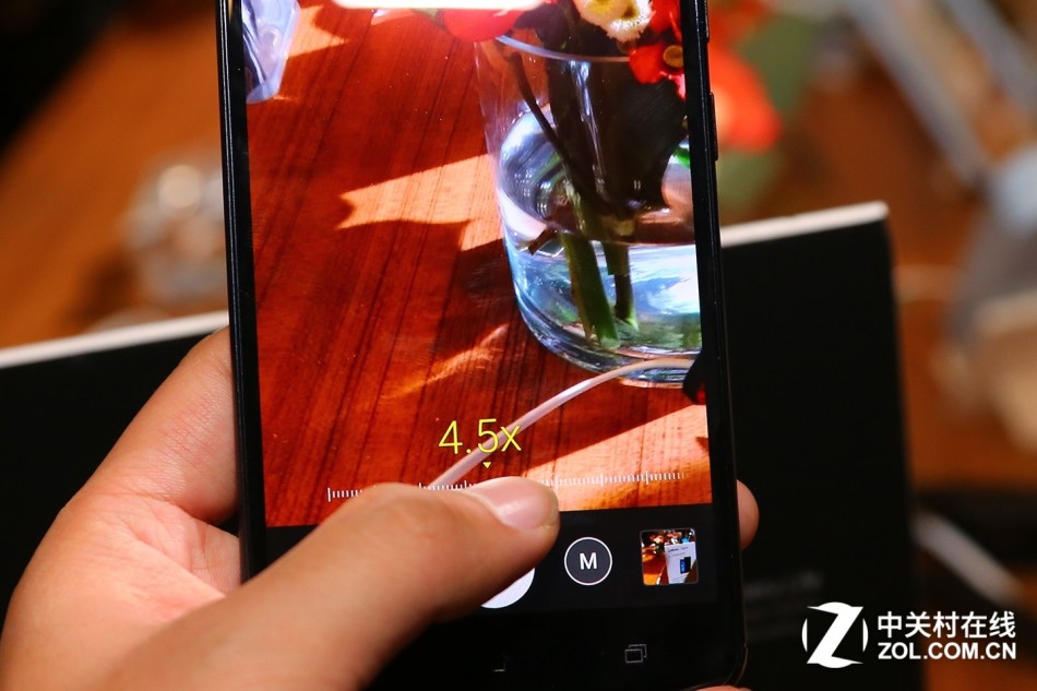华硕CES发布鹰眼3手机 双摄像头+光学变焦(3) 第3页