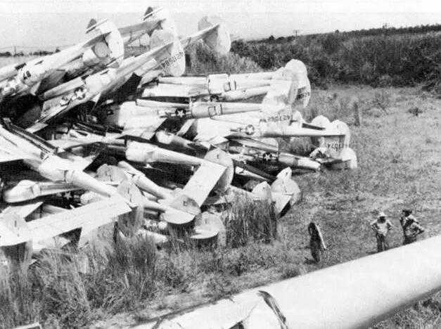 二战后的美国飞机坟场，数以万计的战机堆积如废铁！(7) 第7页