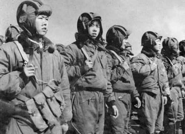 新中国第一批女伞兵，不仅高颜值，有人还是俄语翻译 第1页