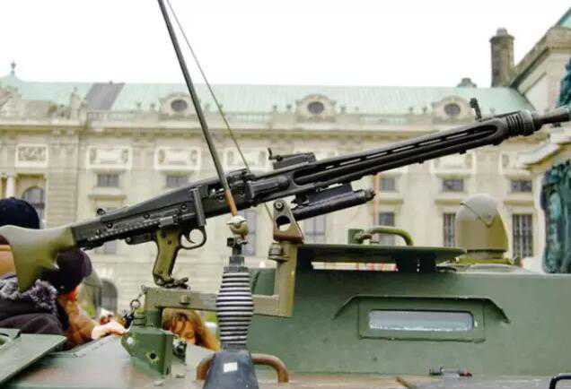 德国mg3式通用机枪,装备十几个国家!