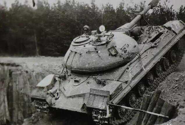 苏军装备的最后一种重型坦克，T 第1页