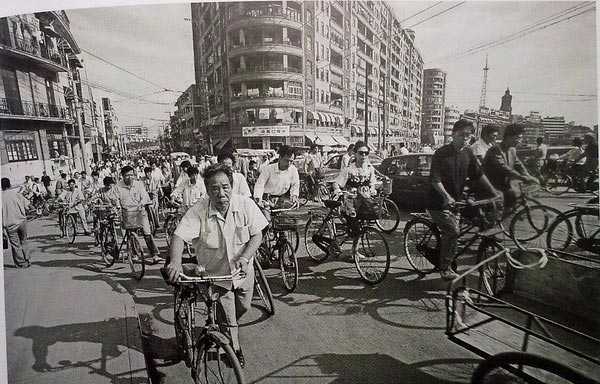 镜头下的90年代老上海人的日常，总有一张图勾起你的回忆(10) 第10页