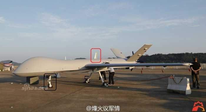 中国翼龙2机身上现一柱状物：不是刀片天线吗 第1页