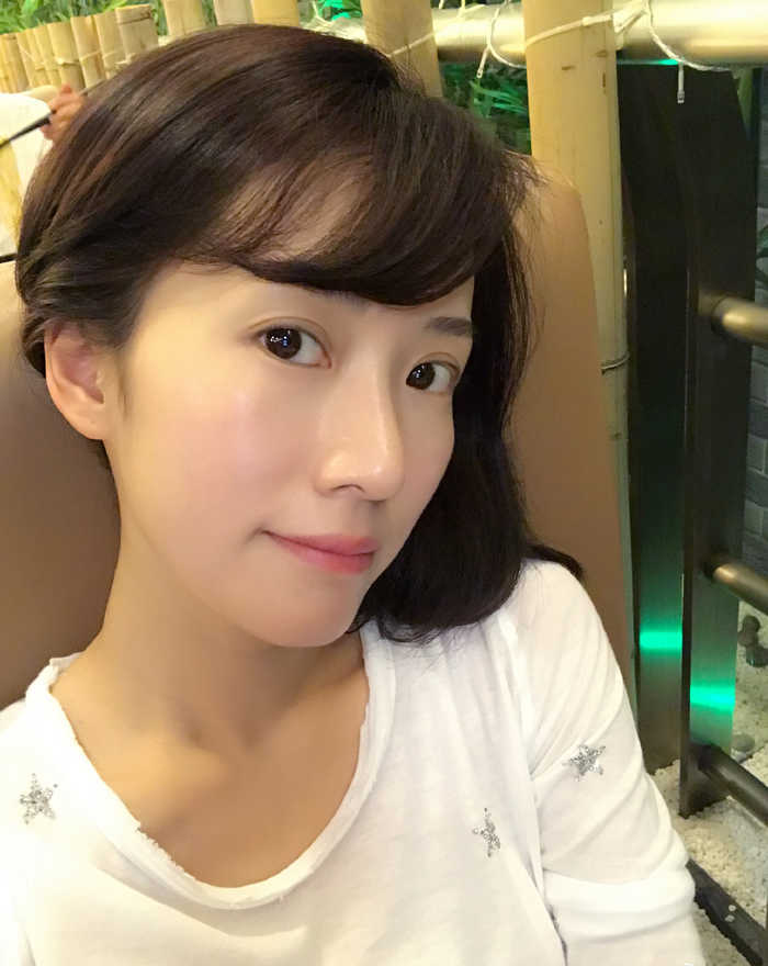 李念晒9连拍美腻了 两个孩子的妈少女心爆棚(3) 第3页