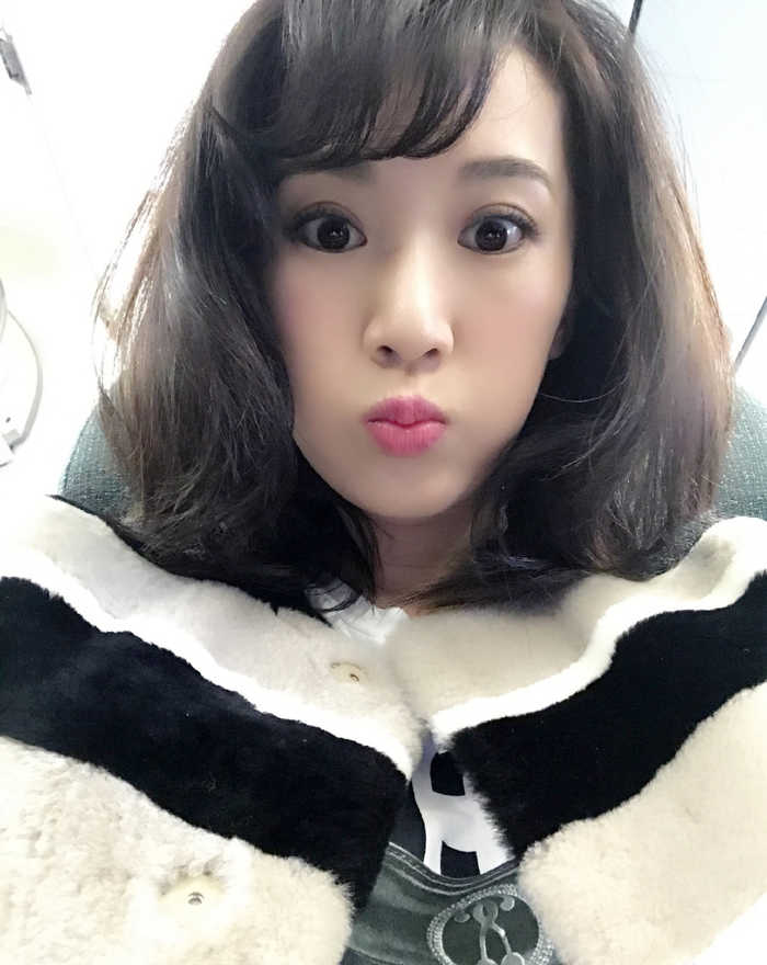 李念晒9连拍美腻了 两个孩子的妈少女心爆棚(9) 第9页