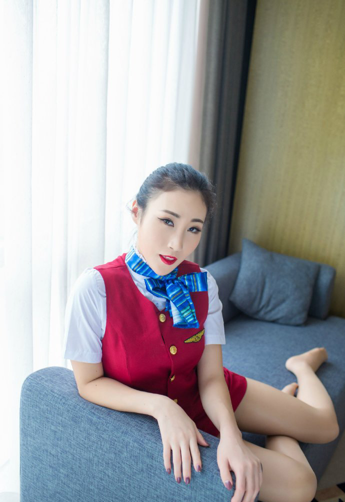 极品美女空姐诱人制服诱惑性感私房照