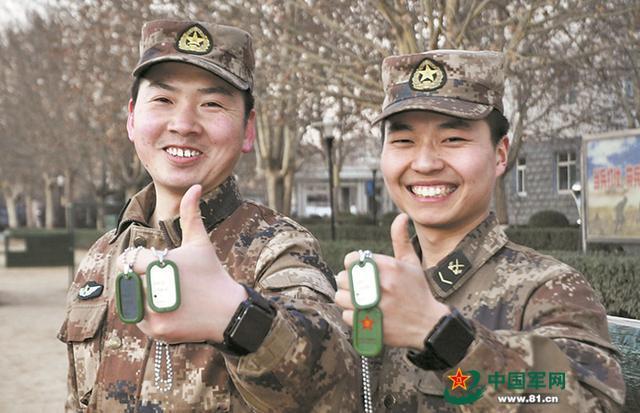 组图：中国军人标识牌试用 集电子伤票、身份标识等一体 第1页