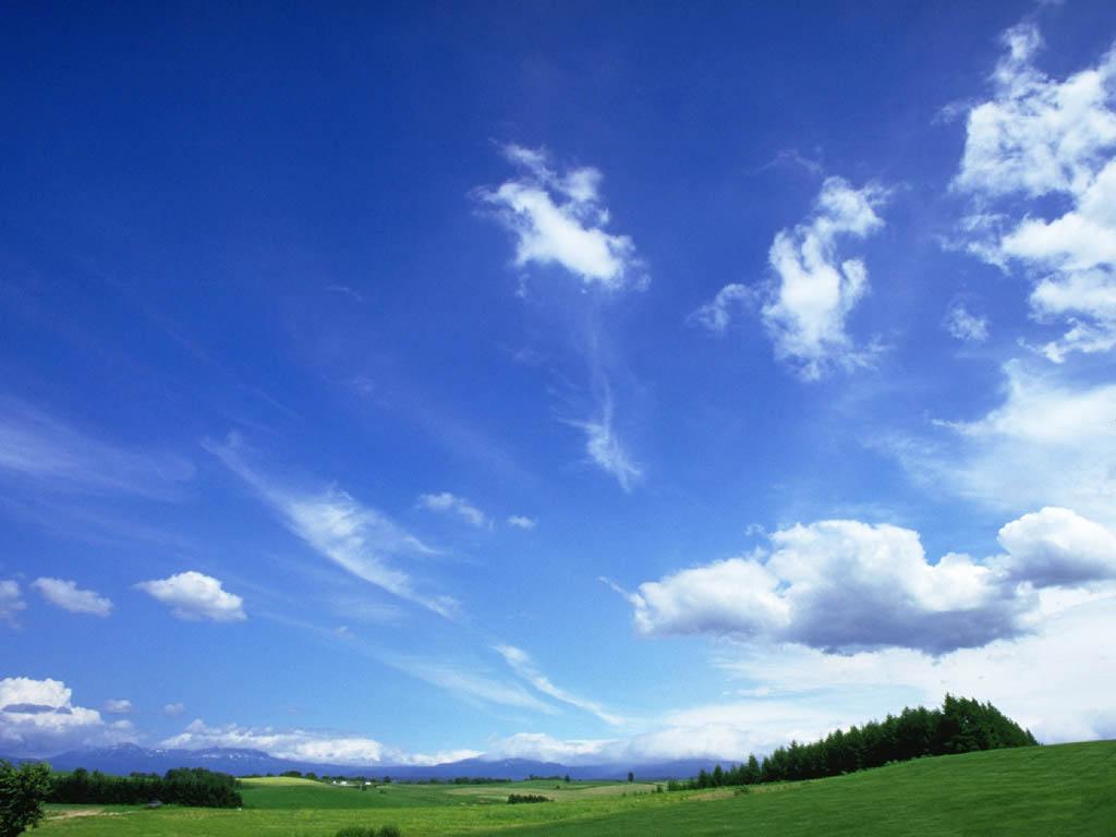 蓝天白云下的美丽风景壁纸大全