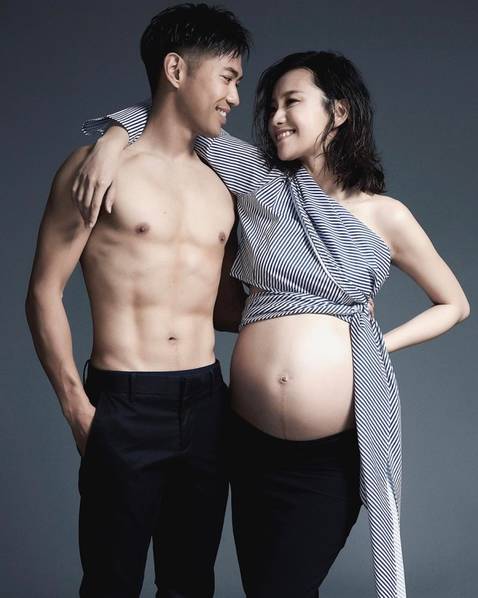 背负“小三”骂名8年嫁二婚富商 杨爱瑾怀孕8个月了 第1页