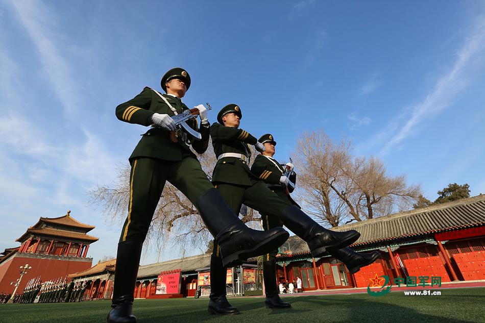 有中国军人的地方：我们的安全感就爆棚 第1页