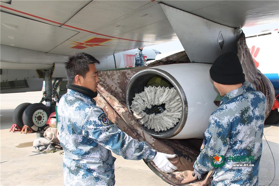 近距离看轰油-6如何空中加油(组图)(4) 第4页