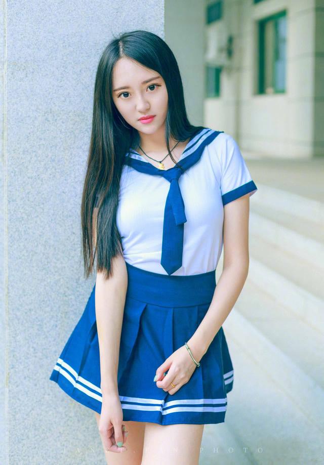 美女大学生jk制服性感长发美腿诱惑图片