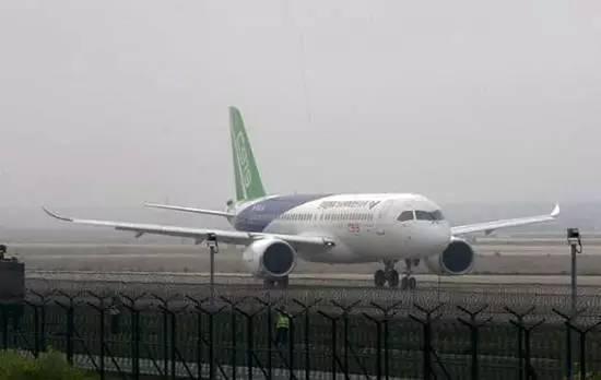 组图：C919客机完成首次高滑 首飞日近(2) 第2页