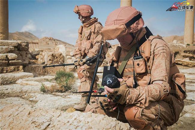 俄工兵在叙利亚装备的球形排雷机器人