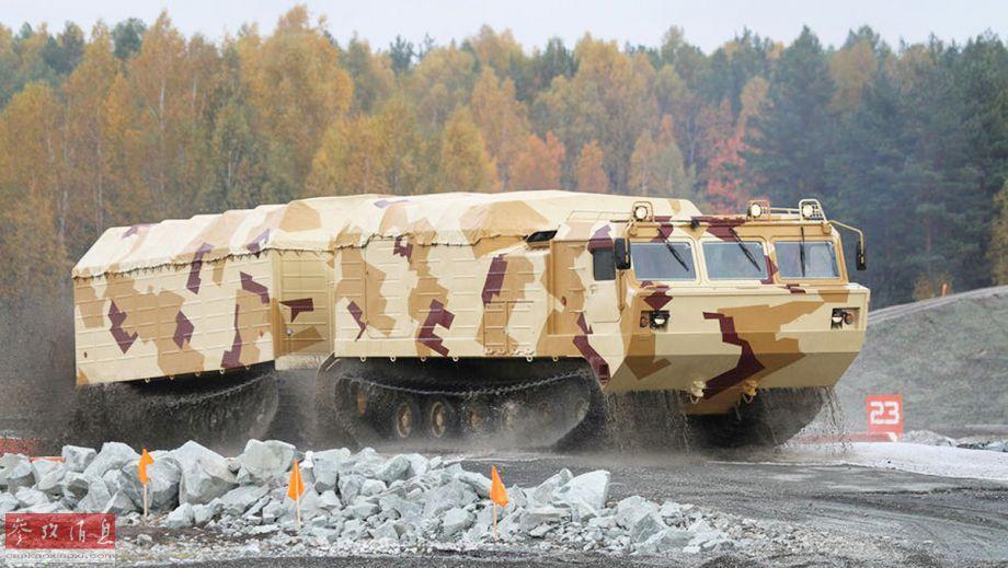 接受测试的除dt-30pm双节履带式运输车外,还有军用雪地车,trekol