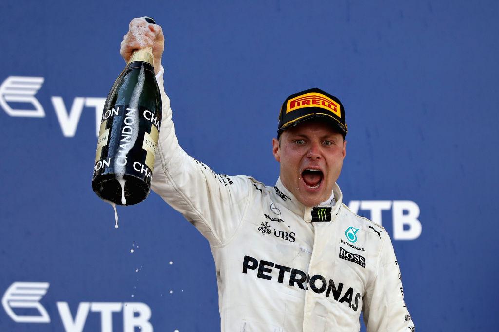 F1俄罗斯站博塔斯夺首冠 赛后兴奋喷香槟 第1页
