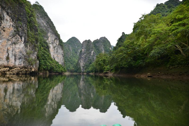 广西大兴黑水河风光2