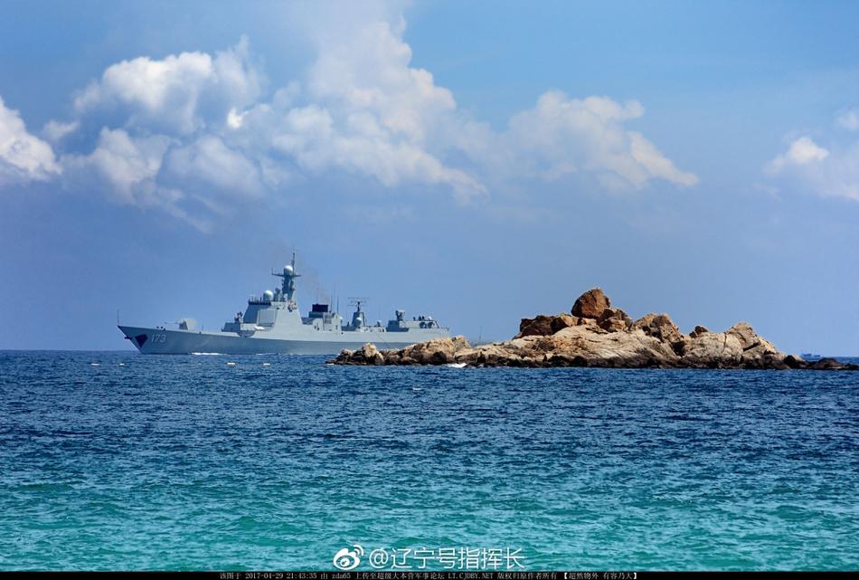 碧海蓝天白舰：三亚基地实拍中国海军052D舰(3) 第3页