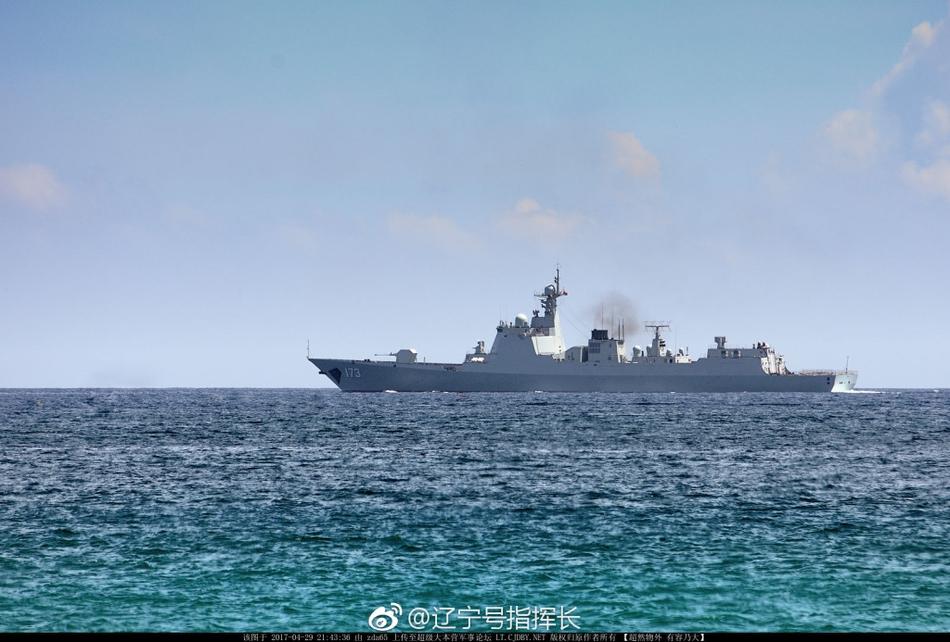 碧海蓝天白舰：三亚基地实拍中国海军052D舰(4) 第4页