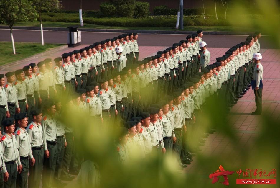 组图：山城卫士点赞武警16贝雷帽乃提升颜值的“神器”(3) 第3页