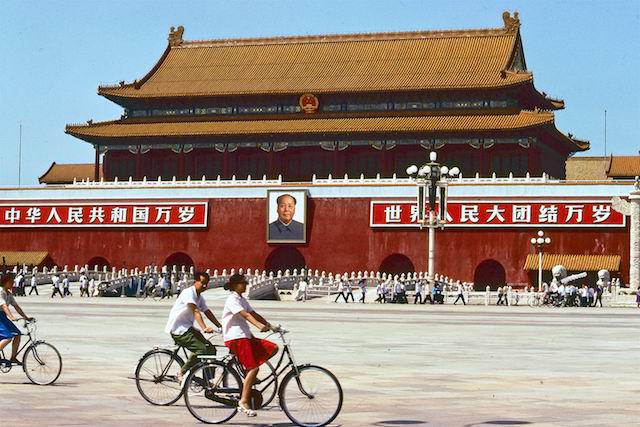 北京街景;1980年.【摄影:michael jardine】