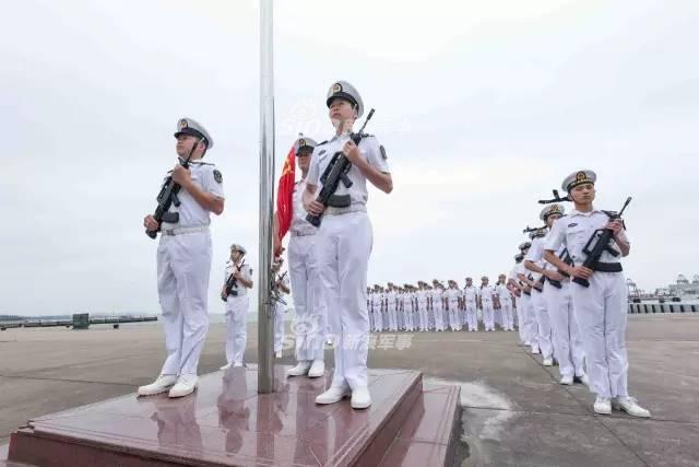 人在礁在国旗在！解放军南沙岛礁上的升旗仪式(11) 第11页