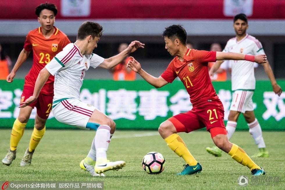 高清:U19-中国1-4匈牙利 叶尔凡惊天倒钩破门(3) 第3页