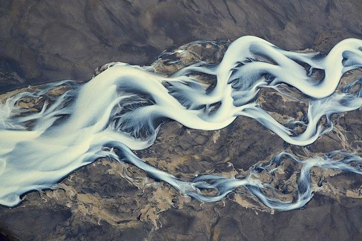 航拍冰岛火山河 如同一条条蛟龙伏动 第1页