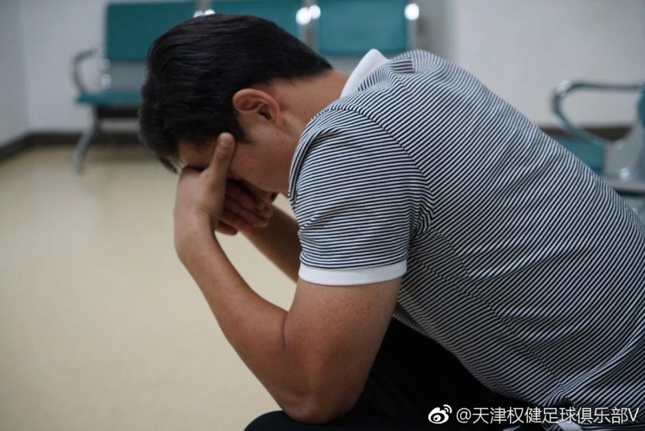 权健三将伤情：张诚刘奕鸣缝针 权敬源短暂失忆(9) 第9页