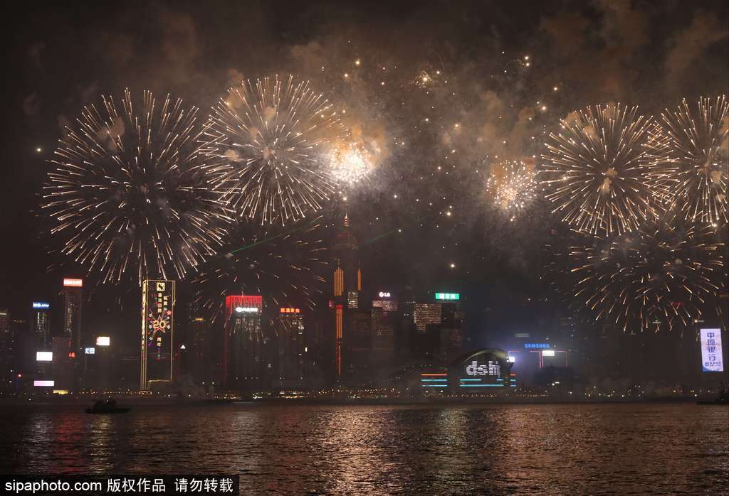 庆香港回归20周年 维多利亚港夜晚烟火璀璨美不胜收(下)(3) 第3页