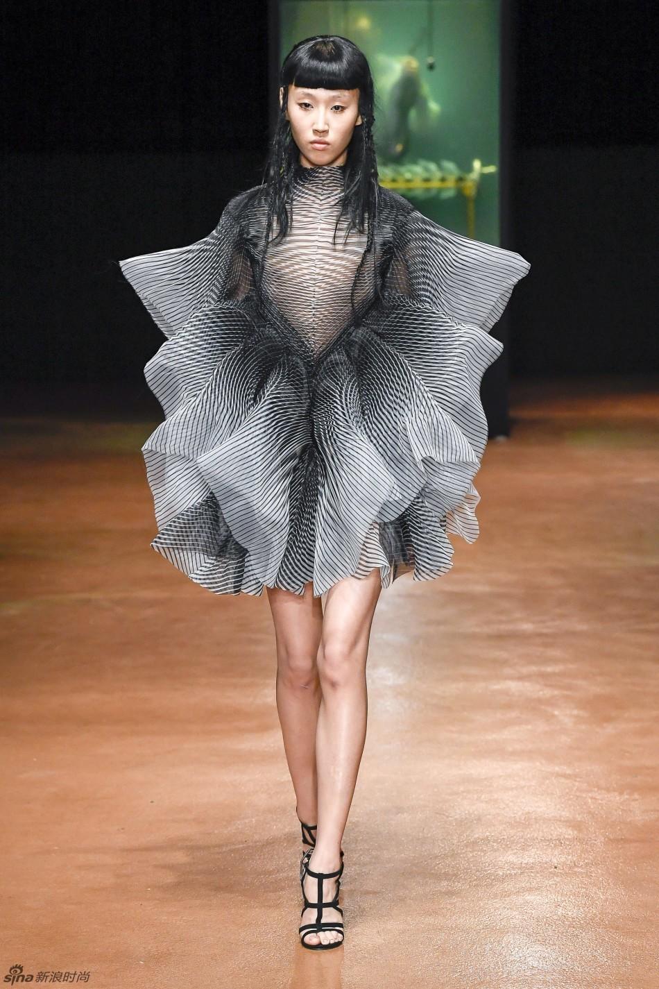 Iris van Herpen 2017秋冬高定系列(10) 第10页