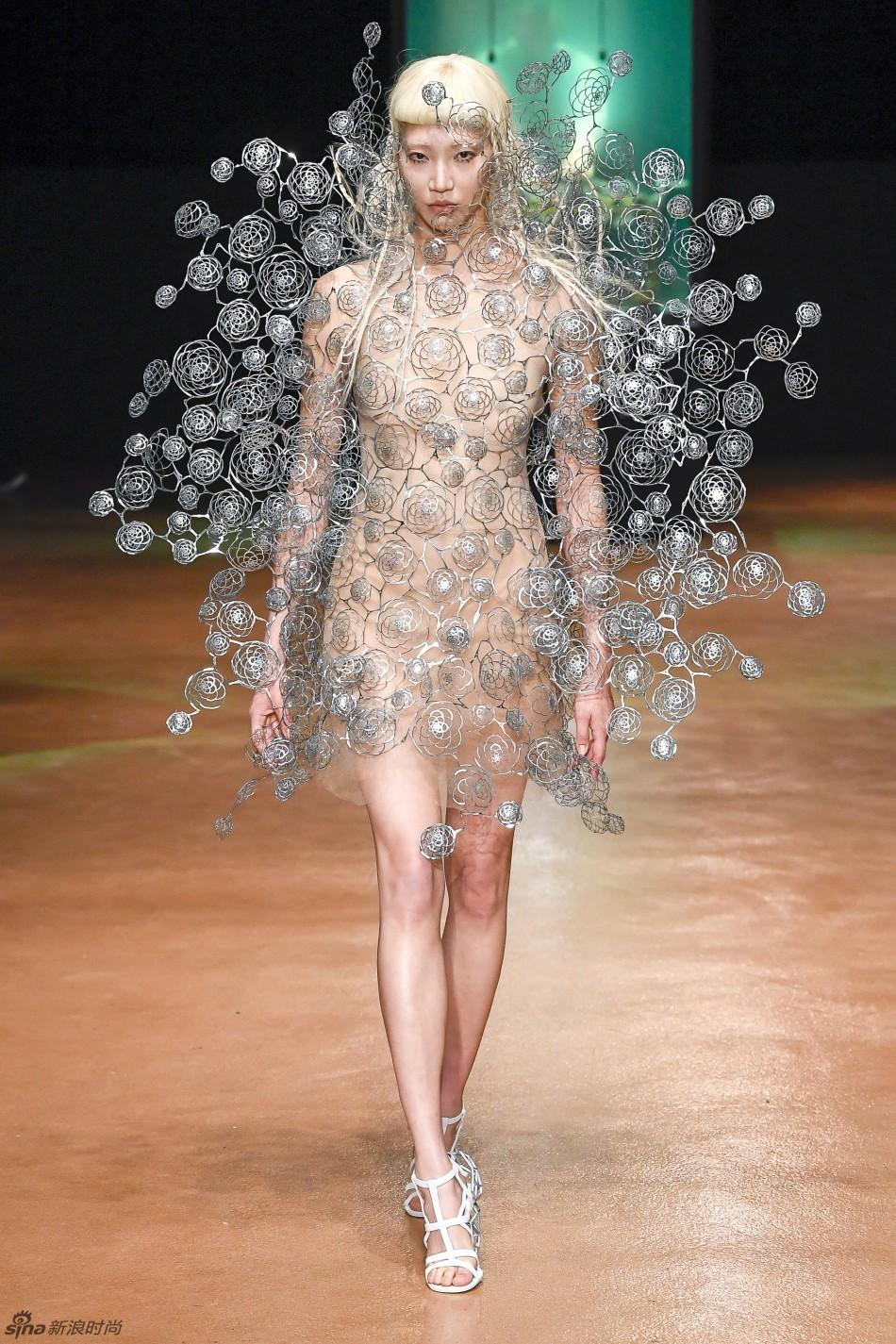 Iris van Herpen 2017秋冬高定系列(18) 第18页