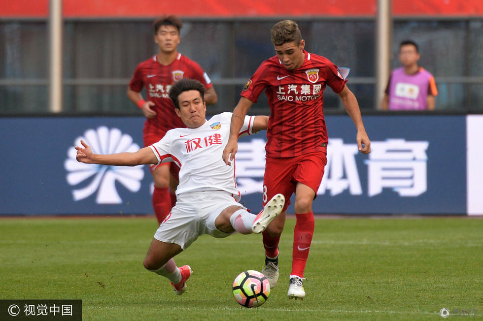 高清：权健3-0上港 王晓龙破球荒帕托世界波(5) 第5页