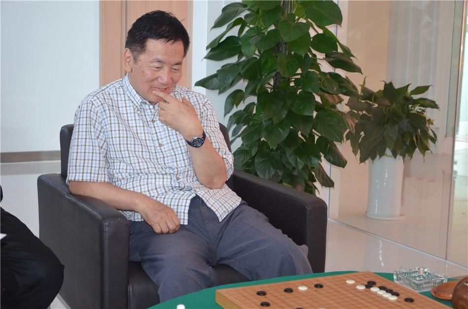 聂卫平林海峰研讨棋局 金立董事长刘立荣观战(3) 第3页