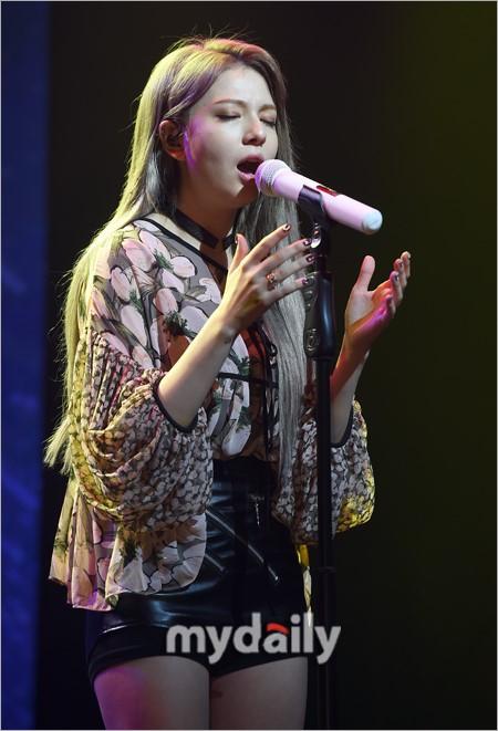 组图：英韩混血女歌手Shannon举行最新个人专辑发售会(4) 第4页