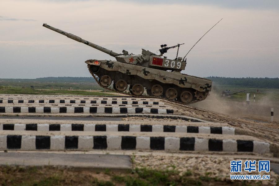 中国“坦克两项”代表队在俄首赛告捷(2) 第2页