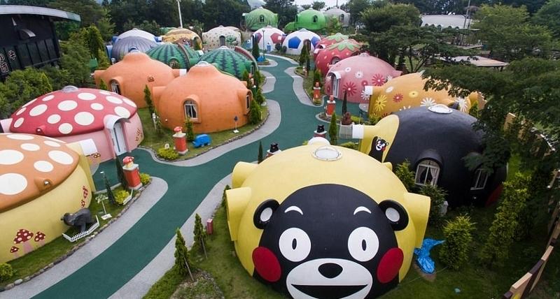 日本景区建圆顶旅馆群似“天线宝宝” 第1页