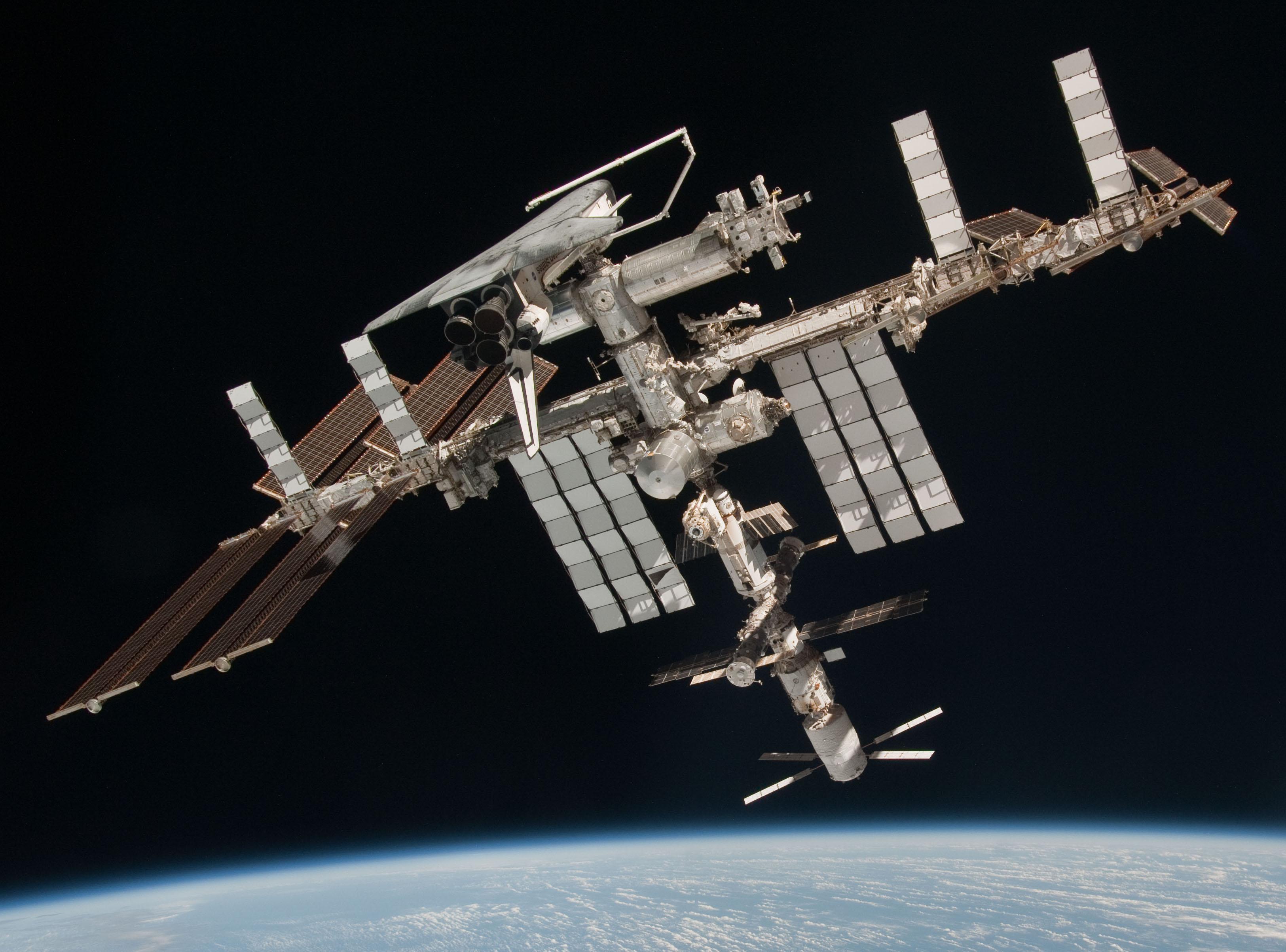 国际空间站耗资上千亿美元如积木般搭建而成_图片新闻_东方头条
