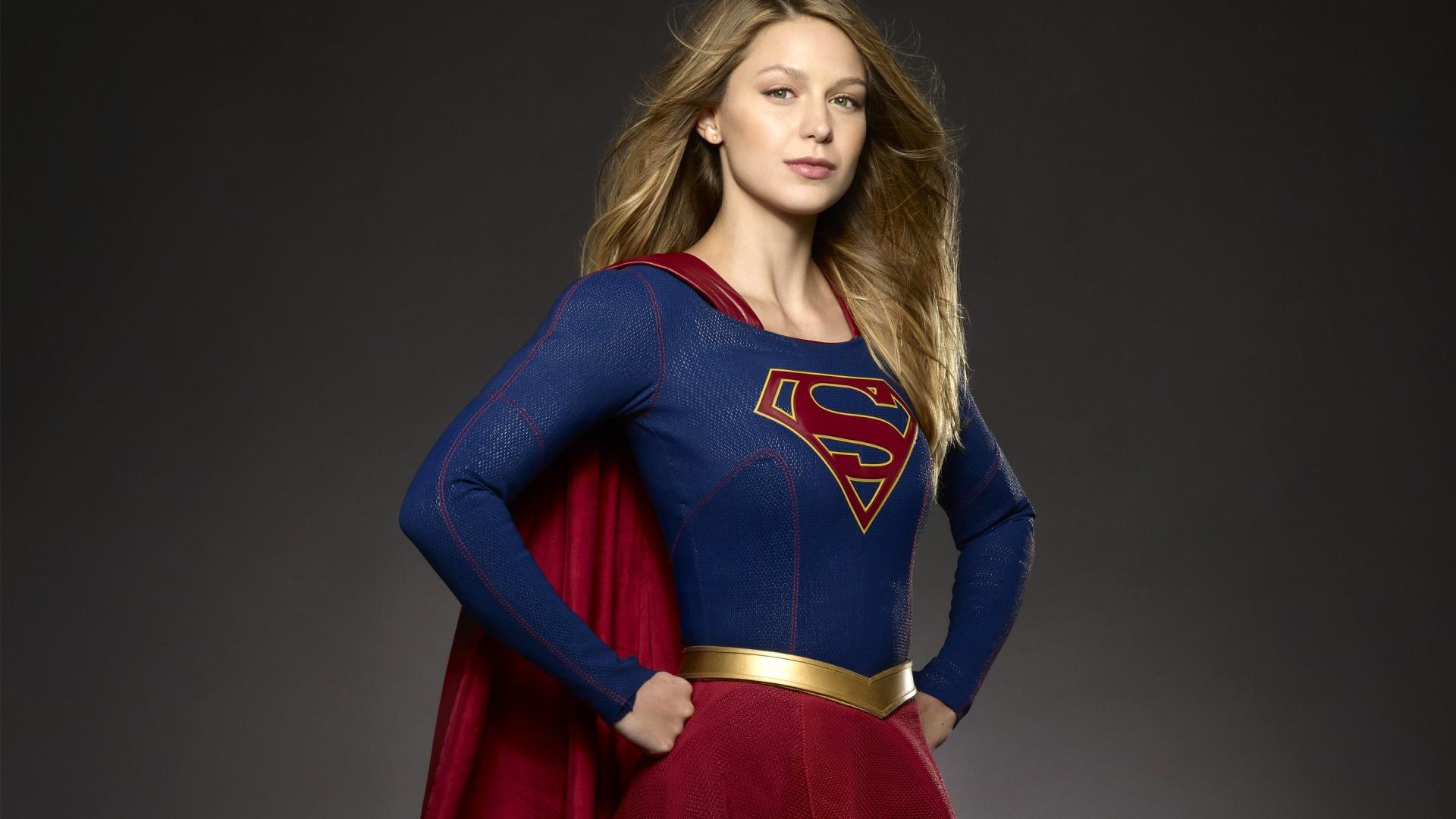 《女超人》超女高清桌面壁纸