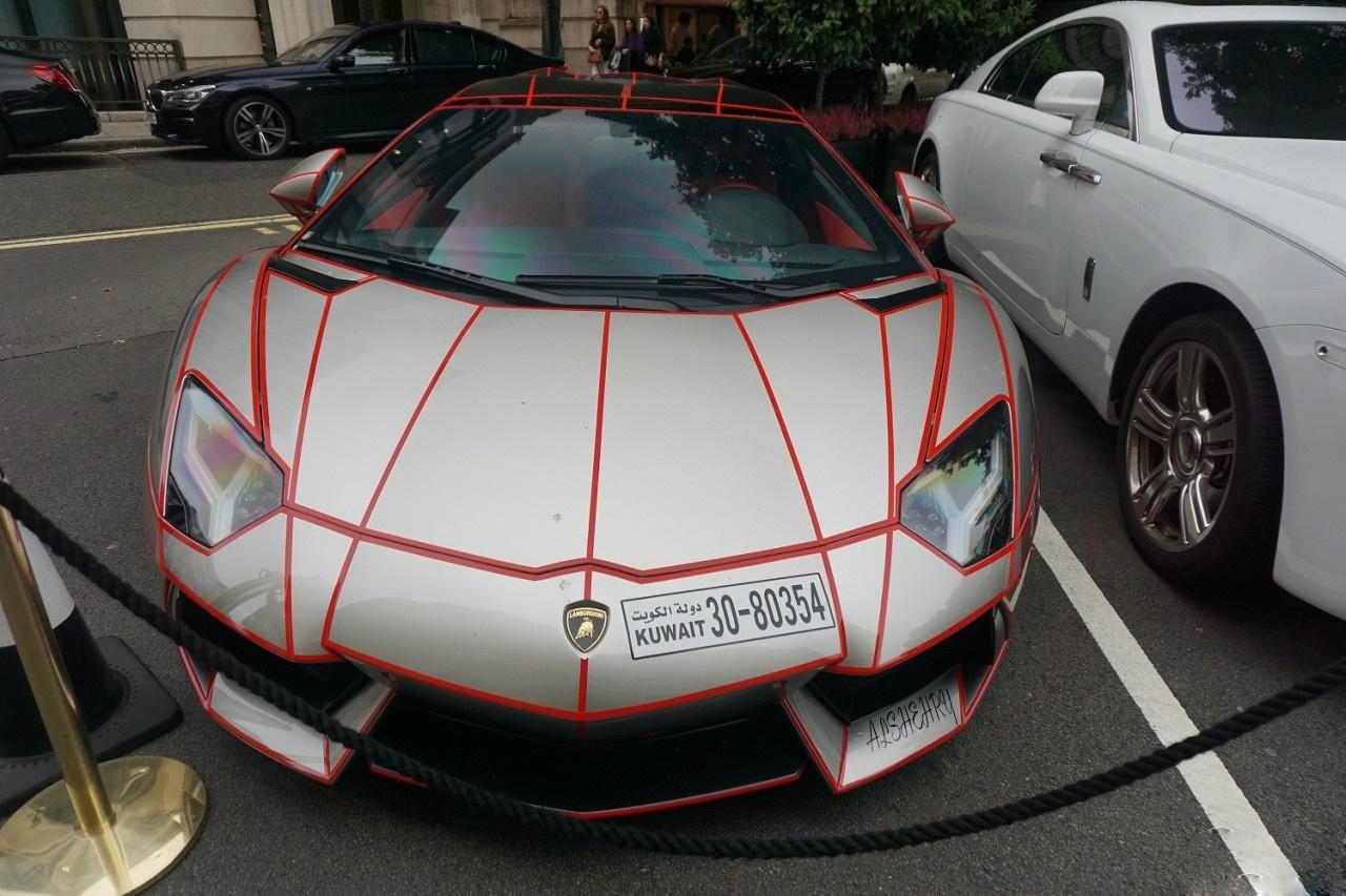 兰博基尼Aventador LP700-4 Roadster，喜欢大牛被整成这样吗？ ​​​ 第1页